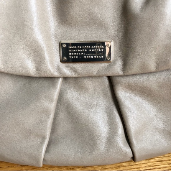 EUC Marc Jacobs Crossbody Messenger bag - Picture 2 of 8